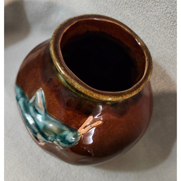 Brown Pottery Glazed Vase Jar Cricket 3d Emblem on Front Bug - Picture 3 of 8
